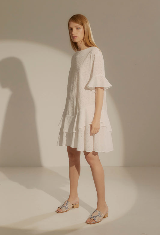 Pirouette ~ Broderie Anglaise